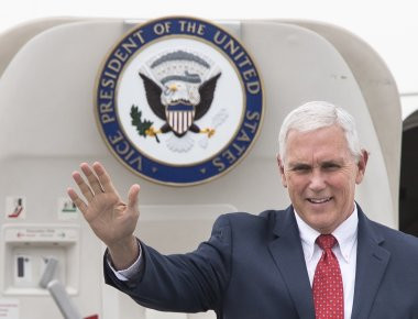 Μάικ Πενς για ΝΑΤΟ: «Μια επίθεση εναντίον ενός από εμάς είναι επίθεση εναντίον όλων μας»